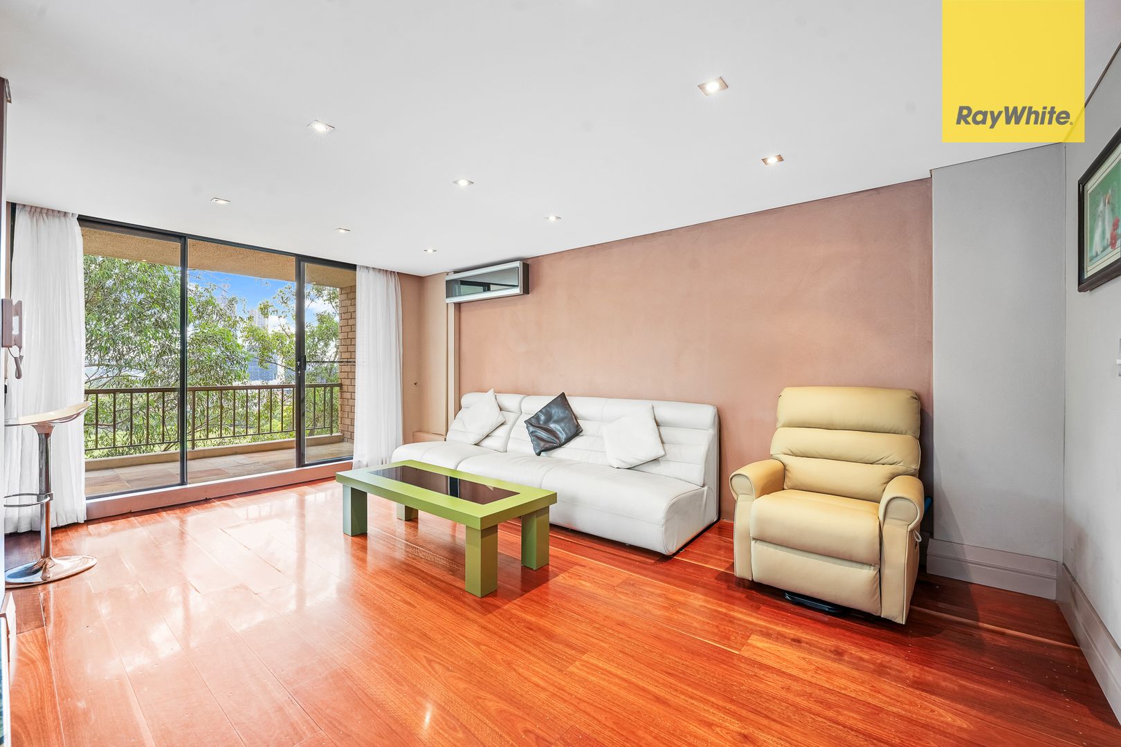 29/76 Great Western Highway